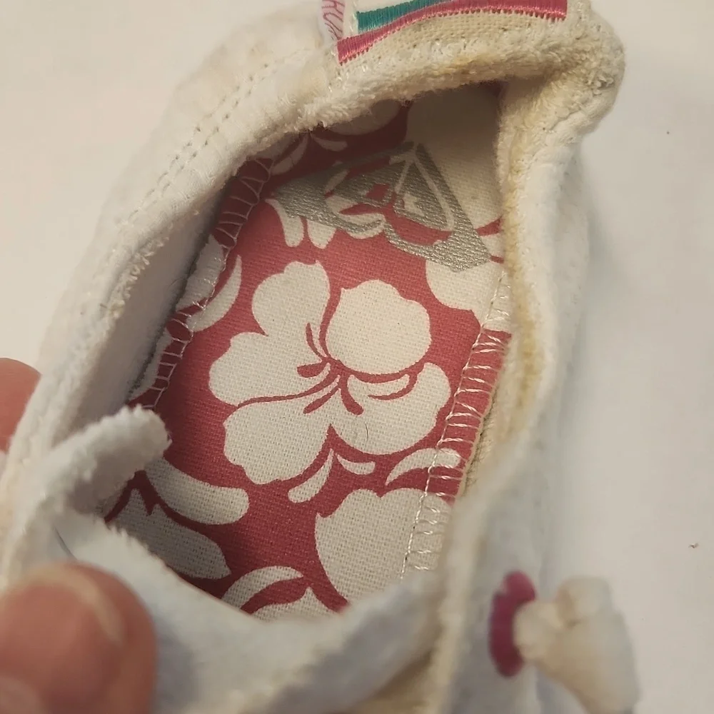 Roxy Shoes Size 4 Has Spots